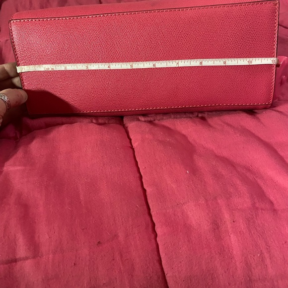 GUESS Purse ….BEAUTIFUL passion pink rose coloured purse with Gold detailing - Picture 10 of 12